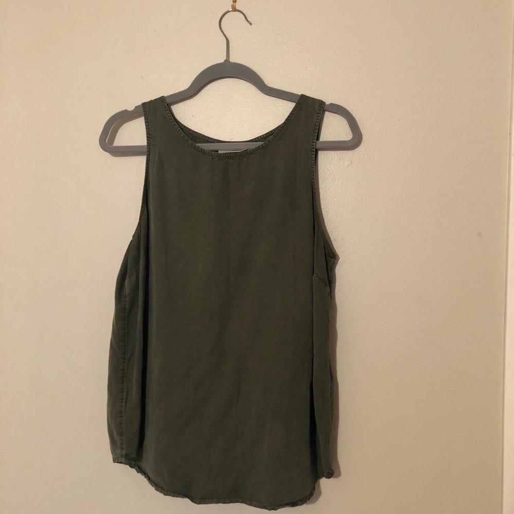 Green Button Tank